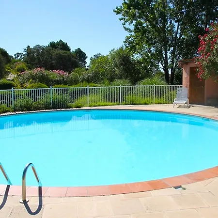 Hotel apartamentowy Complesso Residenziale Marina Di Pinarello Pinarellu