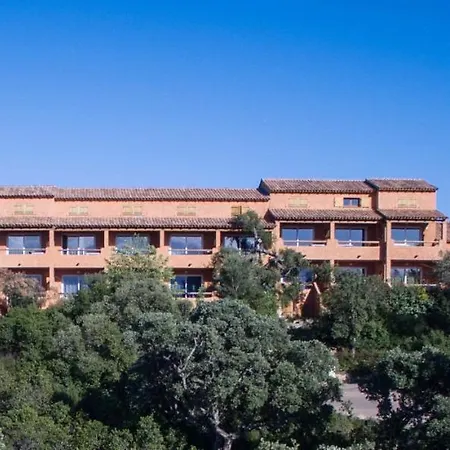 Complesso Residenziale Marina Di Pinarello Hotel apartamentowy 3*