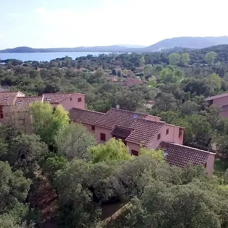 Hotel apartamentowy Complesso Residenziale Marina Di Pinarello 3*