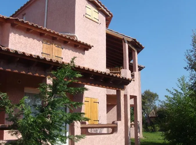 Complesso Residenziale Marina Di Pinarello מלון דירות 3*